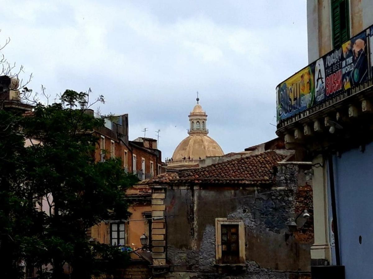 Casa Vacanza Curro คาตาเนีย ภายนอก รูปภาพ